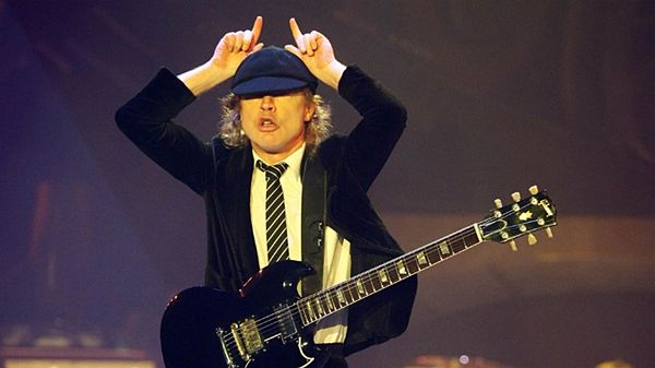 angus-young--highway-to-hell-